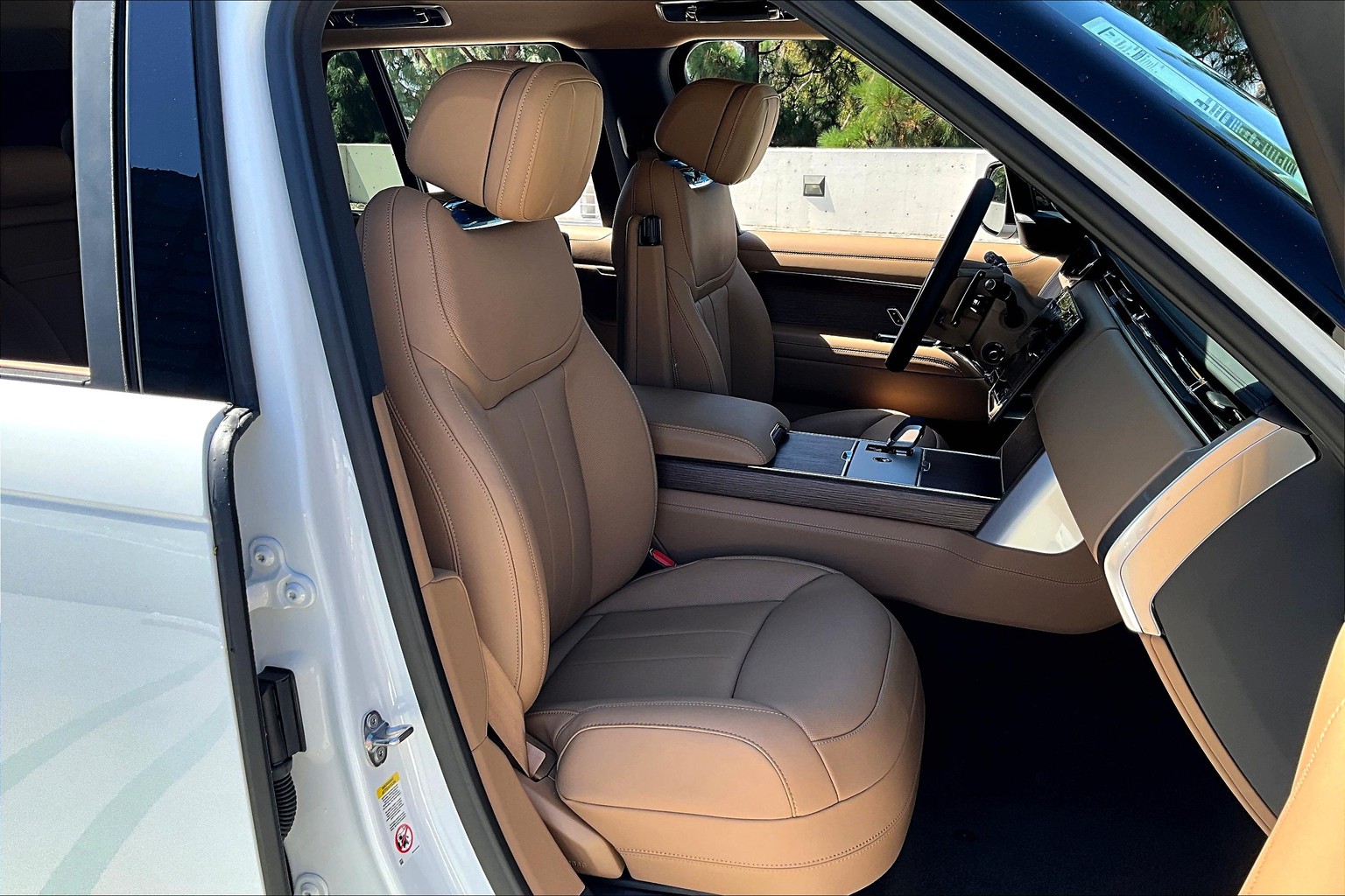 New 2025 Land Rover Range Rover Plug-In Hybrid SE SUV in San Jose